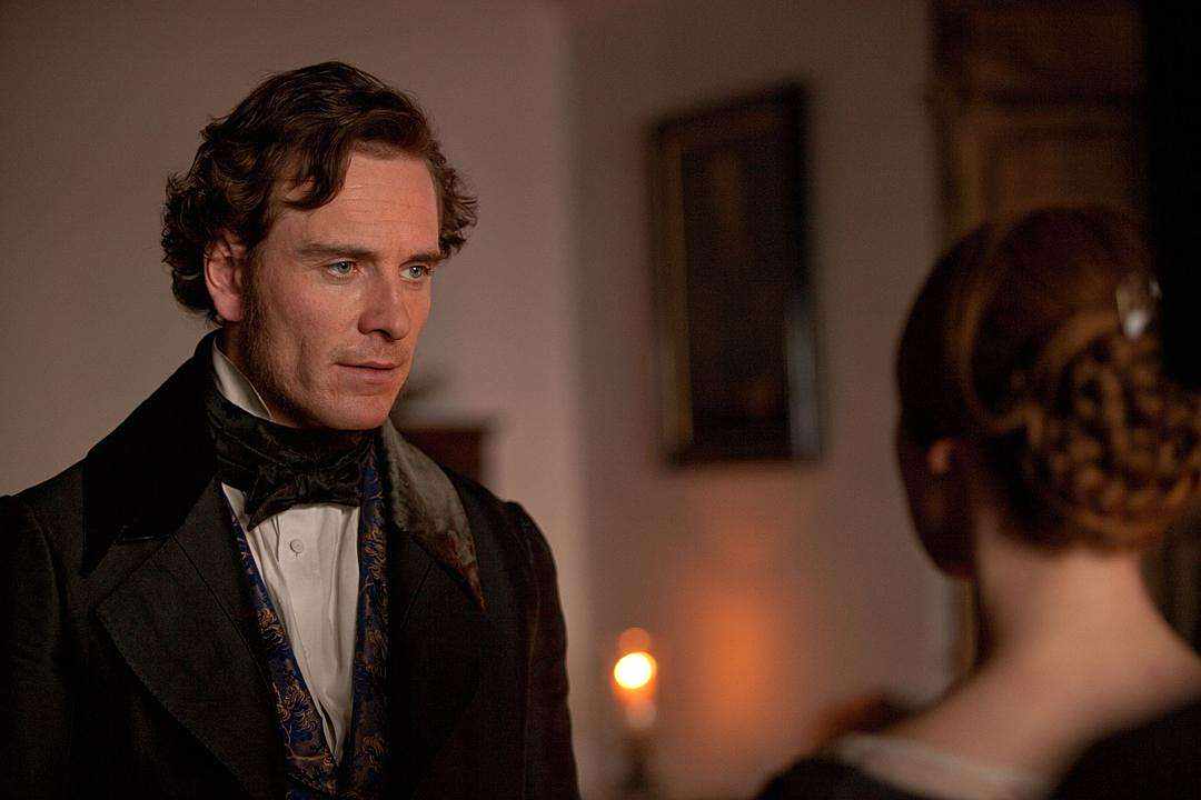 再读简爱,罗切斯特的婚姻很不幸,但他至少对伯莎实施了三重惩罚