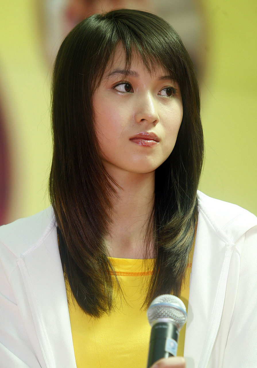 但凡当年改成(杨紫)夏雪成绩优秀出国留学,然后偶尔客串.