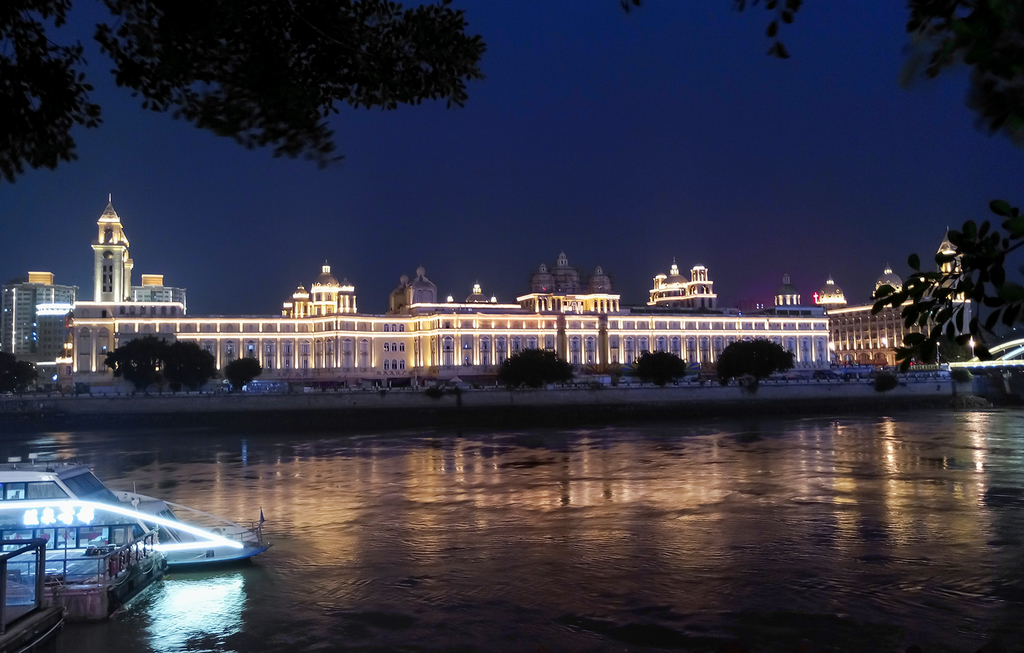 福州台江中洲岛有着美丽的夜景!