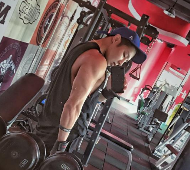 肌肉迷们的福利,全能艺人高瀚宇,网友:他很性感也很帅!