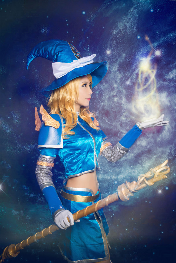 英雄联盟cos,漂亮的光辉女郎拉克丝