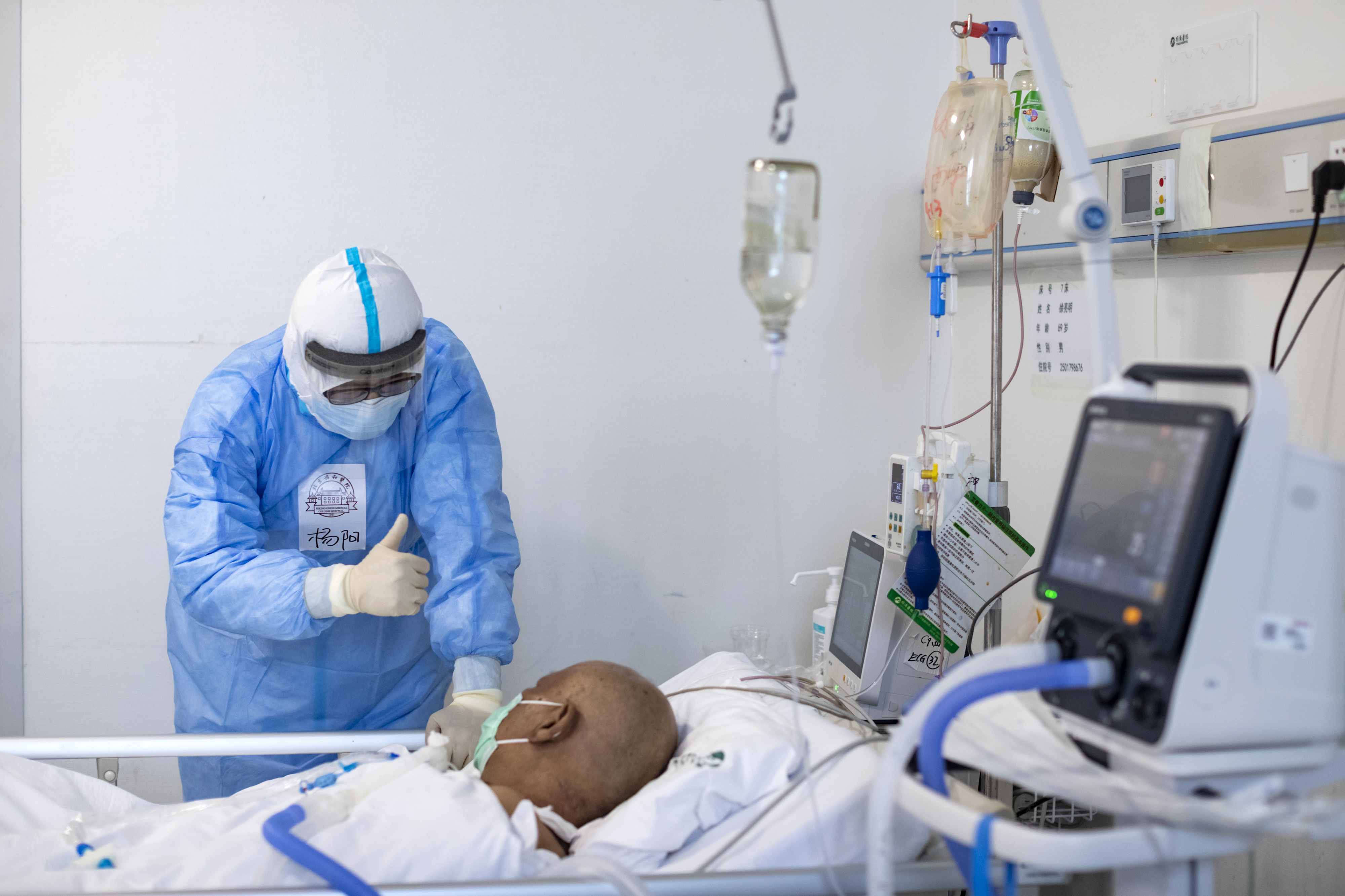 湖北重症危重症患者首降至两位数