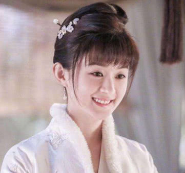 没想到赵丽颖还有这样一段历史,爆炸头鼻钉配烟熏妆,简直没眼看