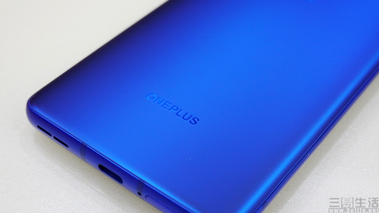 一加8pro评测:它终于成为了大家都喜爱的姿态