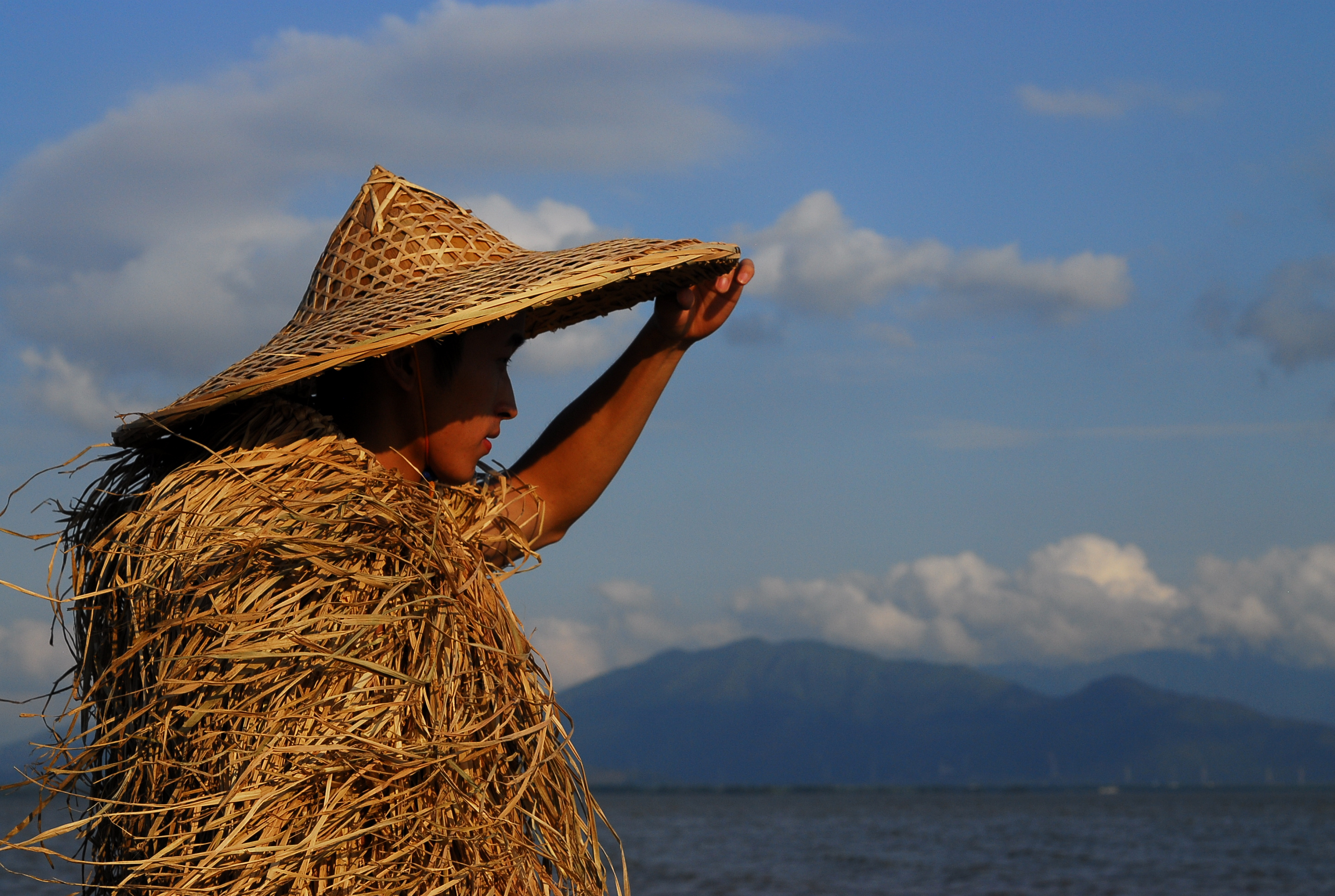 中国渔民出海捕鱼,曾捞到一美军先进武器,助中国此技术飞升10年