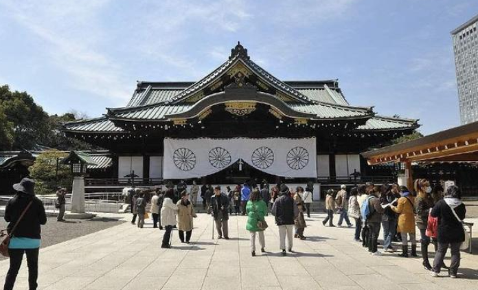 靖國神社裡供奉的是,日本明治時期以來,為日本作戰而死的軍人