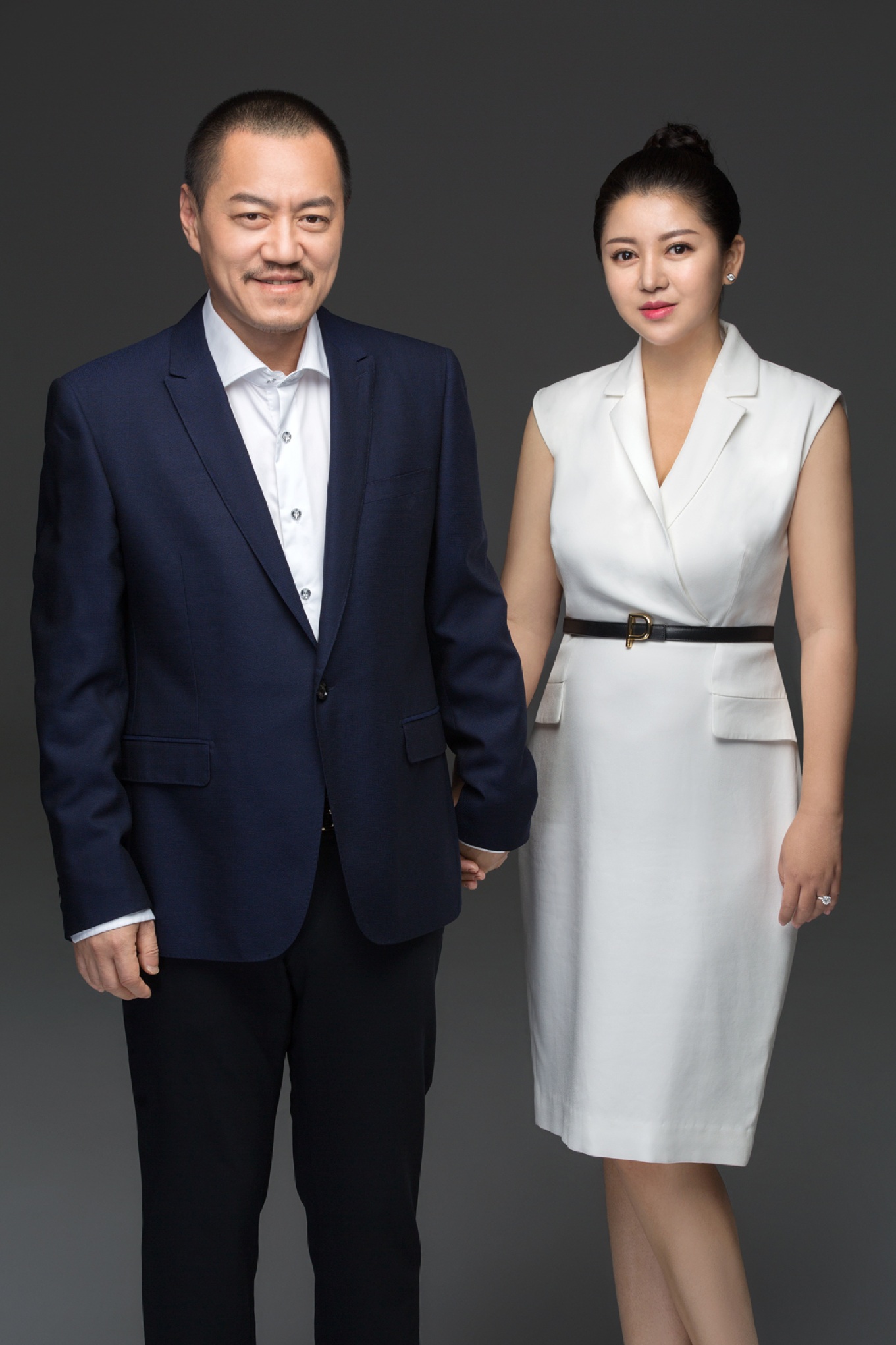 雪村潜心投入新电影创作 与娇妻俞晴曝光幸福写真