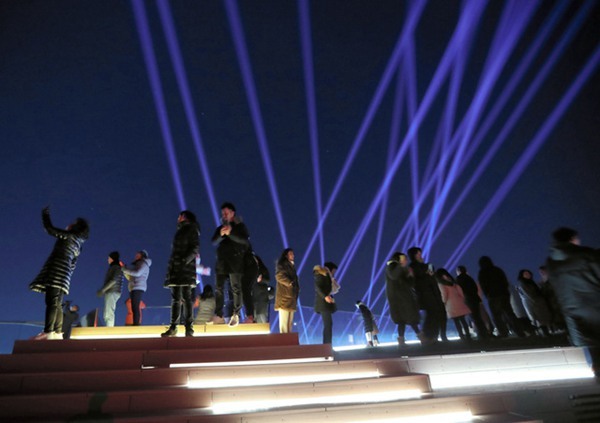 日本东京的涩谷高空展望台成为新年热门观景地