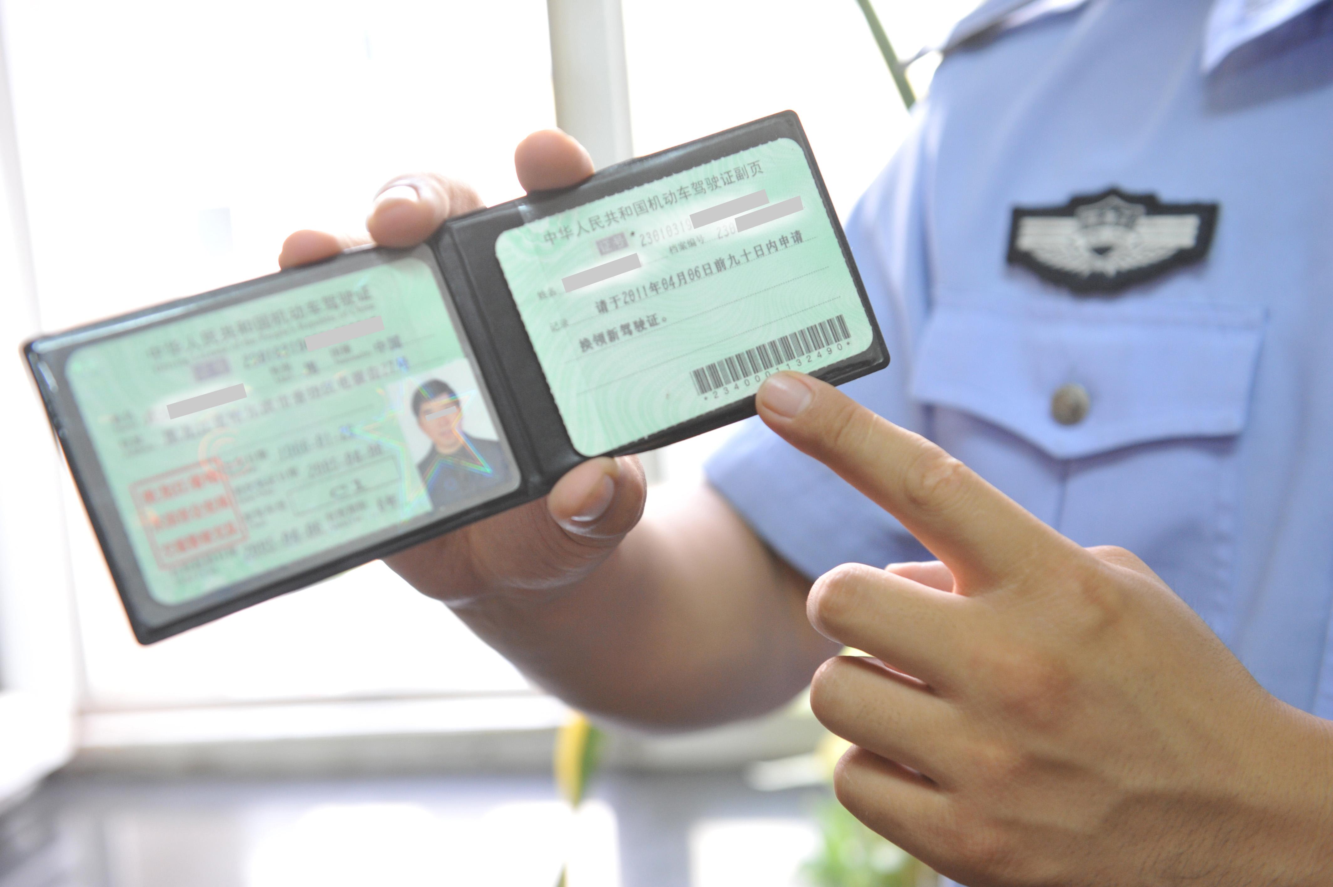 交警再次提醒:c1驾照不能开这类车,早点了解,小心驾照被吊销!