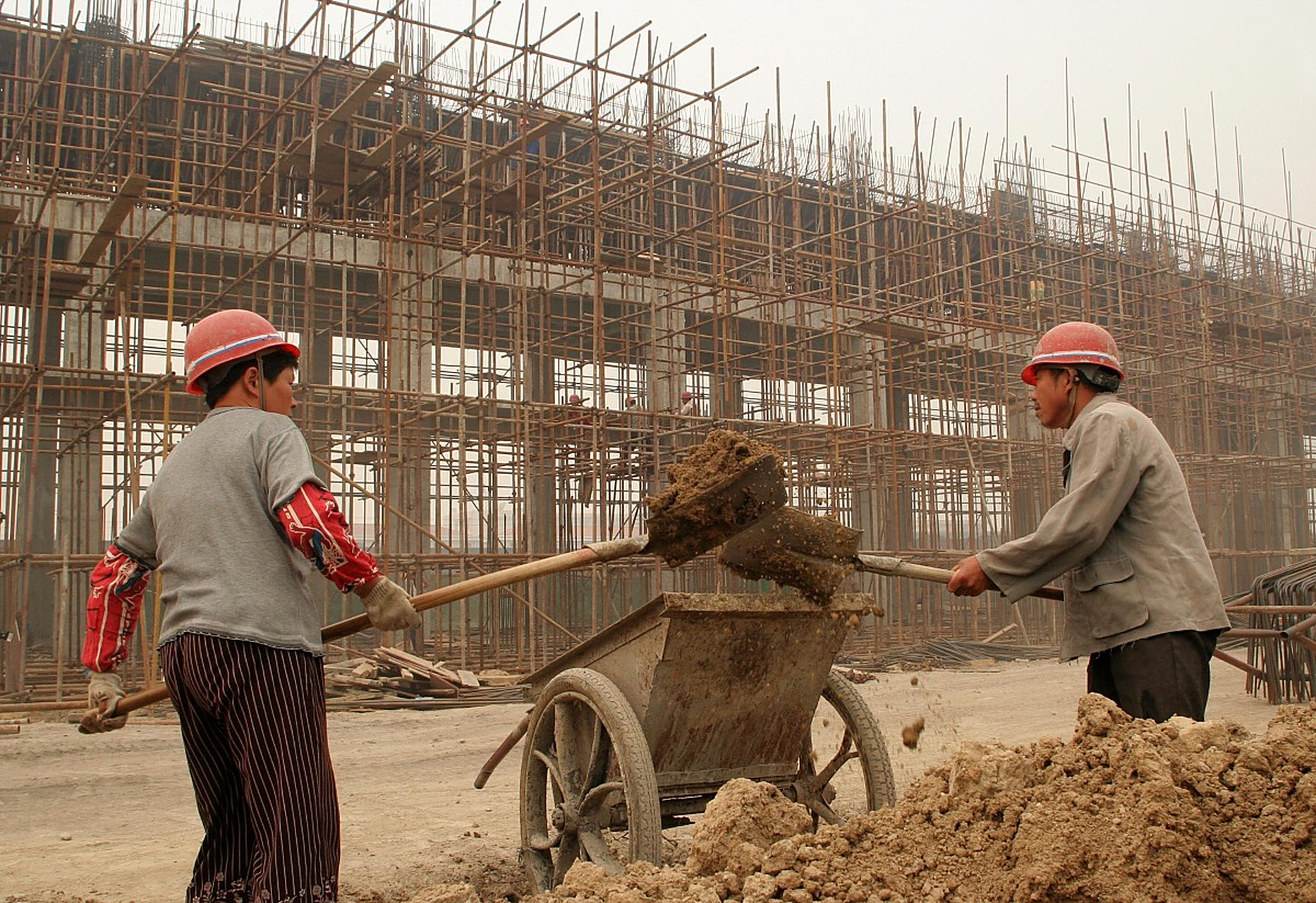 最该学那些提桶跑路的人,看他们怎么跑的,看谁跑