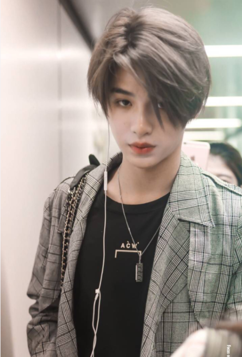 justin黄明昊一组图竟然在推特上转发四万多,网友:火爆海内外