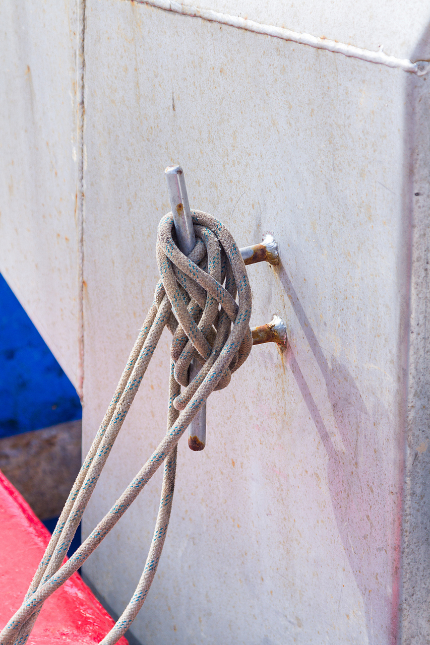 摘要:吊板绳子打结有多种类型,每种适用于不同的情况和用途.