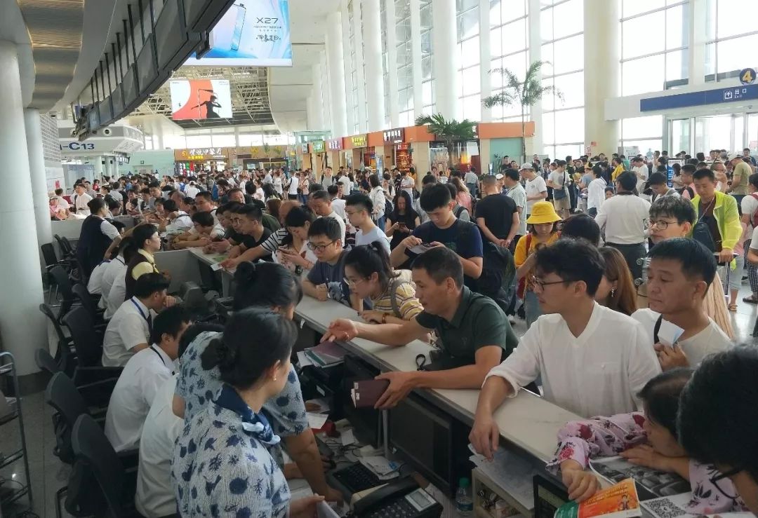 山晚早新闻丨大同市原城区区委书记祁学峰接受审查调查;百万粉丝网红