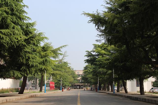 尉氏三中党委副书记,校长刘培兵到洧川校区调研