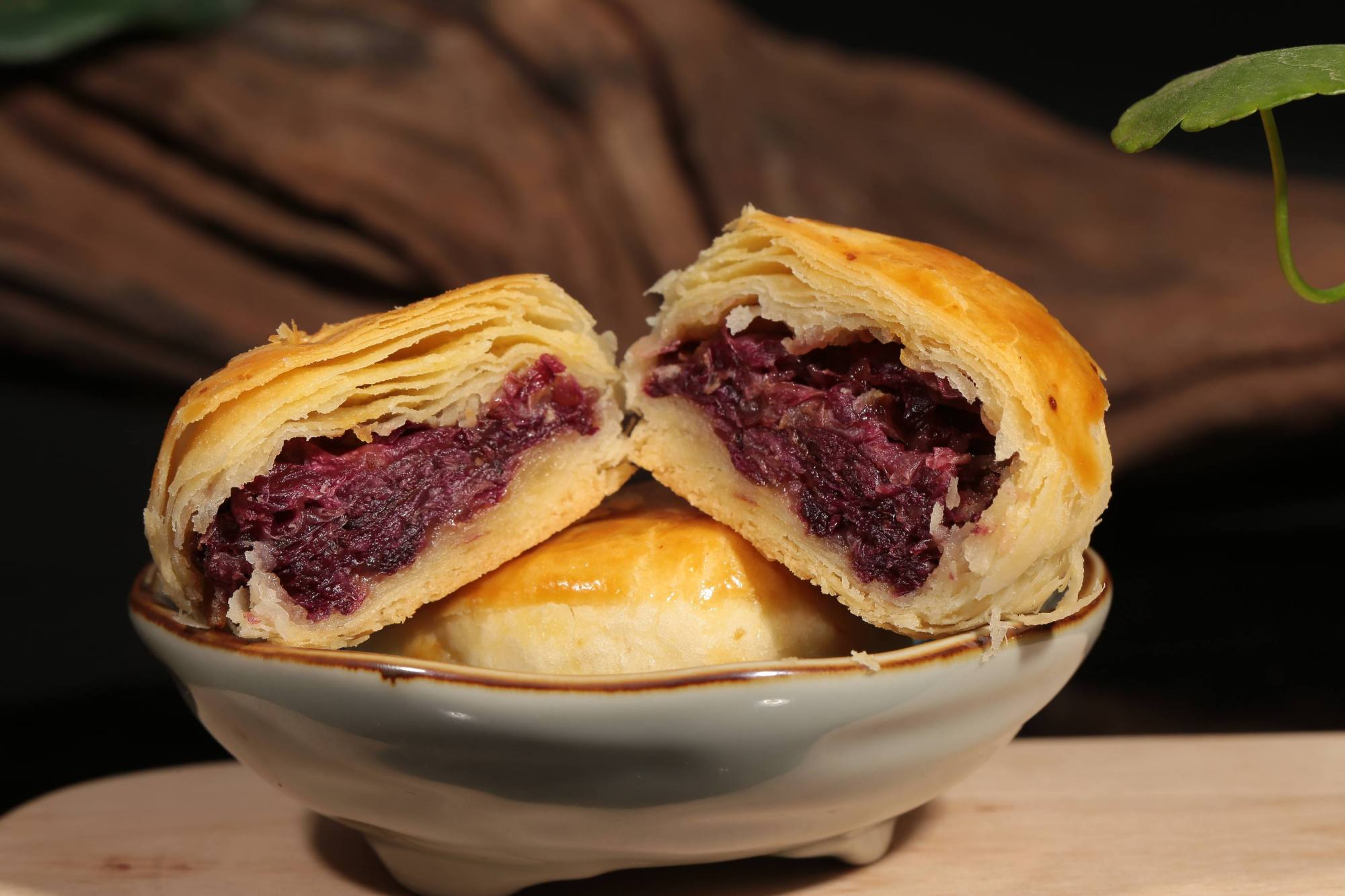 甜而不腻的云南手工鲜花饼,当成日常零食小点心,也是不错的选择