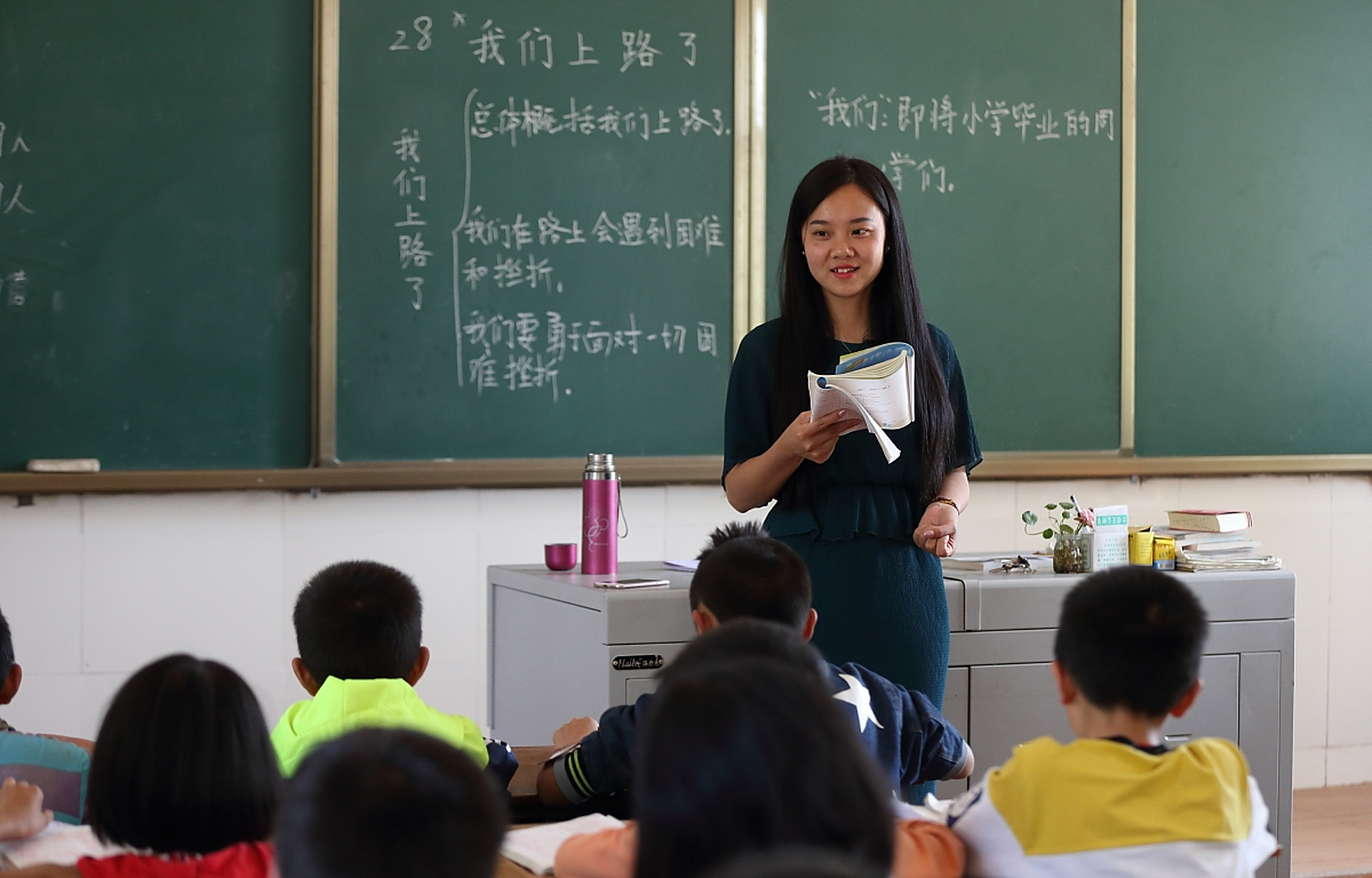 记得初中时期有一个初三女混子,曾勾结其她女混子把一初一学妹打成