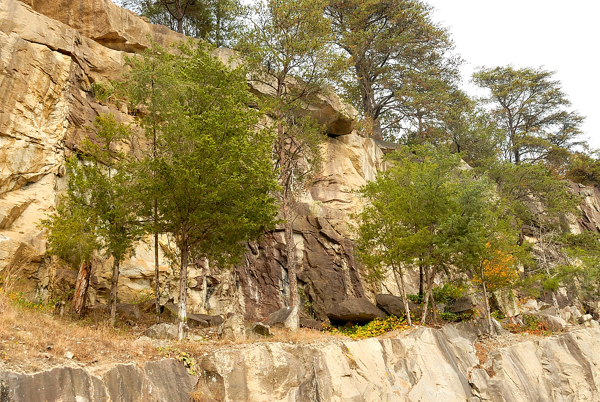 晏婴崮,这个神秘的地方,不仅仅是晏婴闭关修炼的地方,更是一个充满