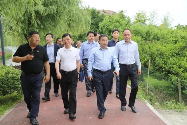 中央党校秘书长欧亚平带队来苍南开展课题调研