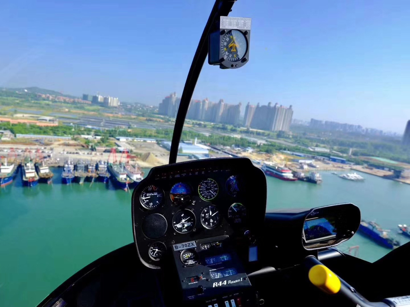 直升机旅行,在第一视角看海和高尔夫花园