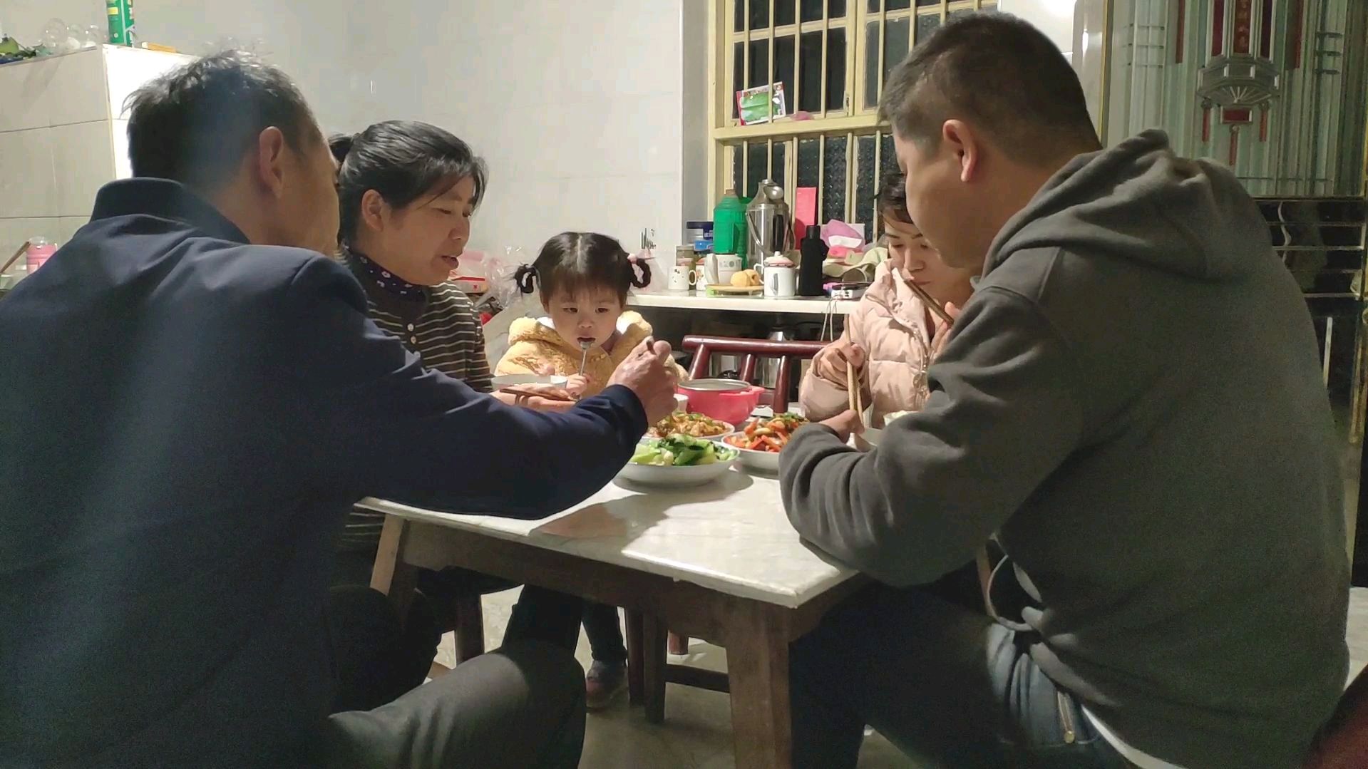 一一奶奶自创一道新鲜菜鸡蛋瘦肉豆腐荤,又是一道名菜很好吃