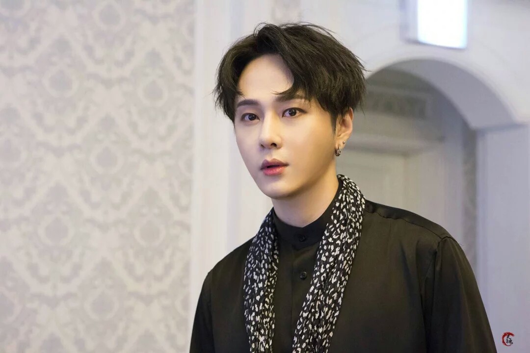 bigbang胜利深陷丑闻,龙俊亨否认参与胜利聊天群