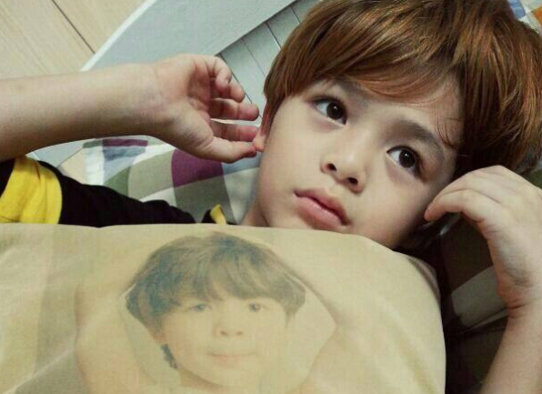 《一年级》萌娃西蒙子长大了,褪去软萌气质,变成硬朗帅气少年!