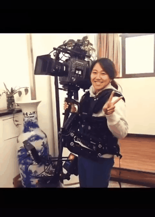 "穿斯坦尼康的摄影女王",不喜欢别人叫她"女汉子"