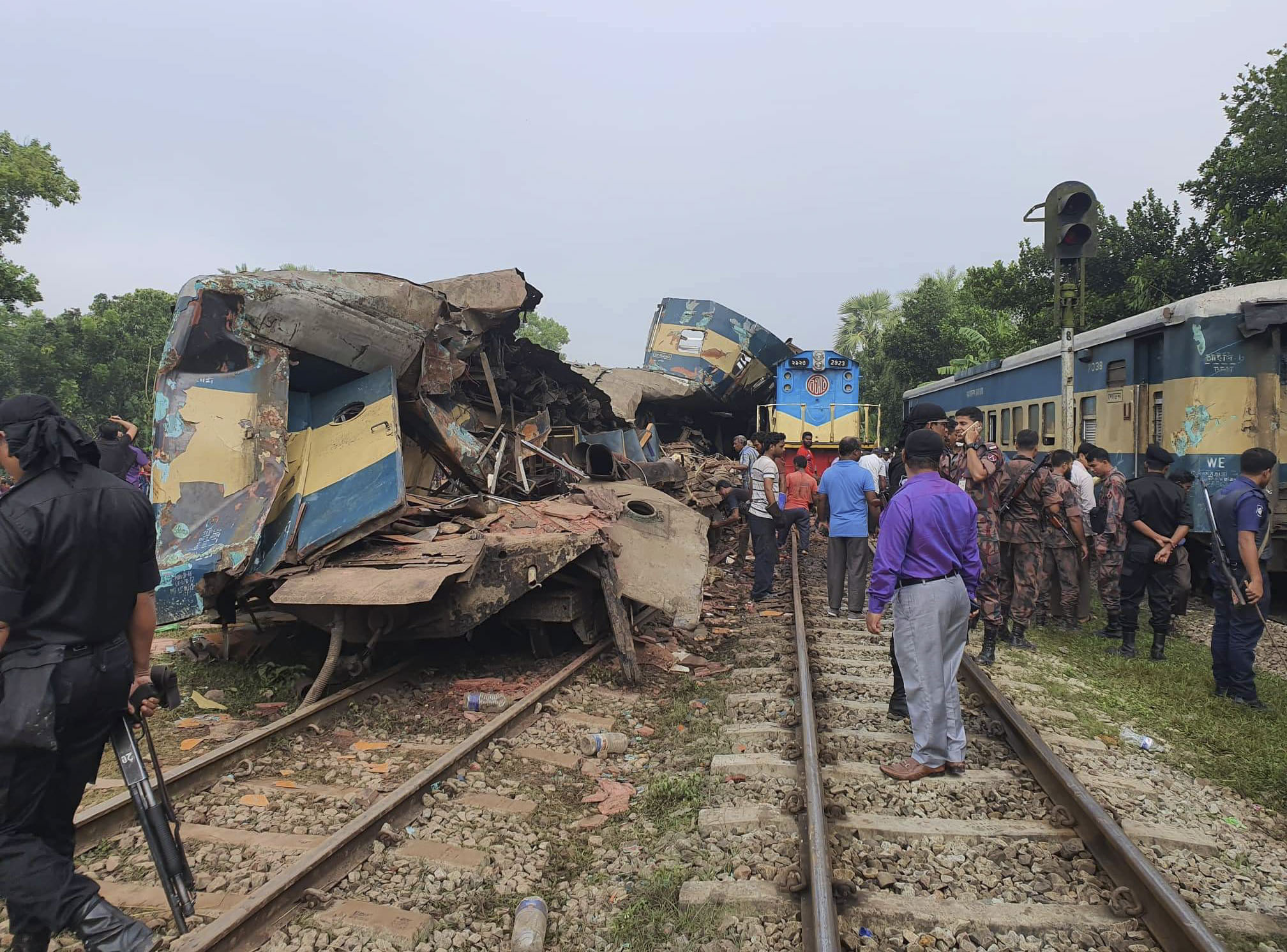 孟加拉國兩列火車相撞造成至少12人死亡