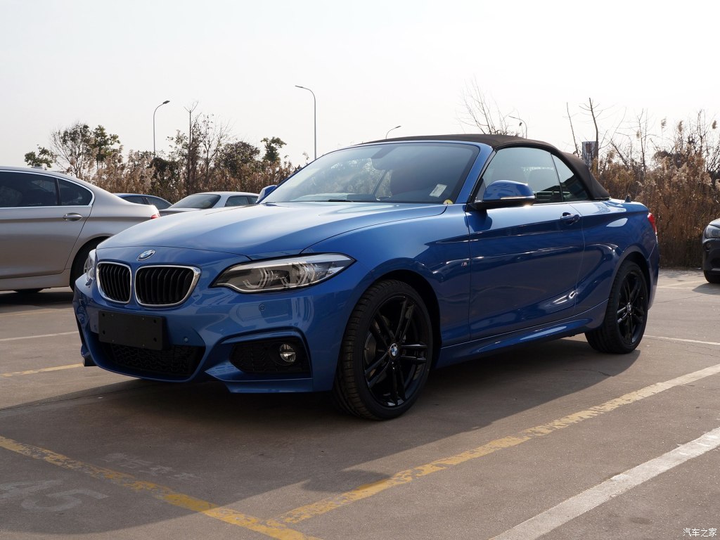 宝马2系2018款225i敞篷轿跑车的外观鉴赏