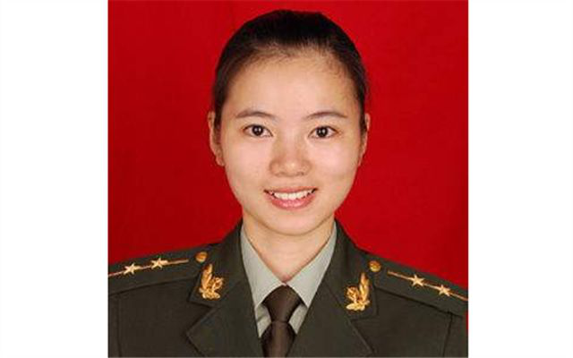 新疆女武警牺牲图片