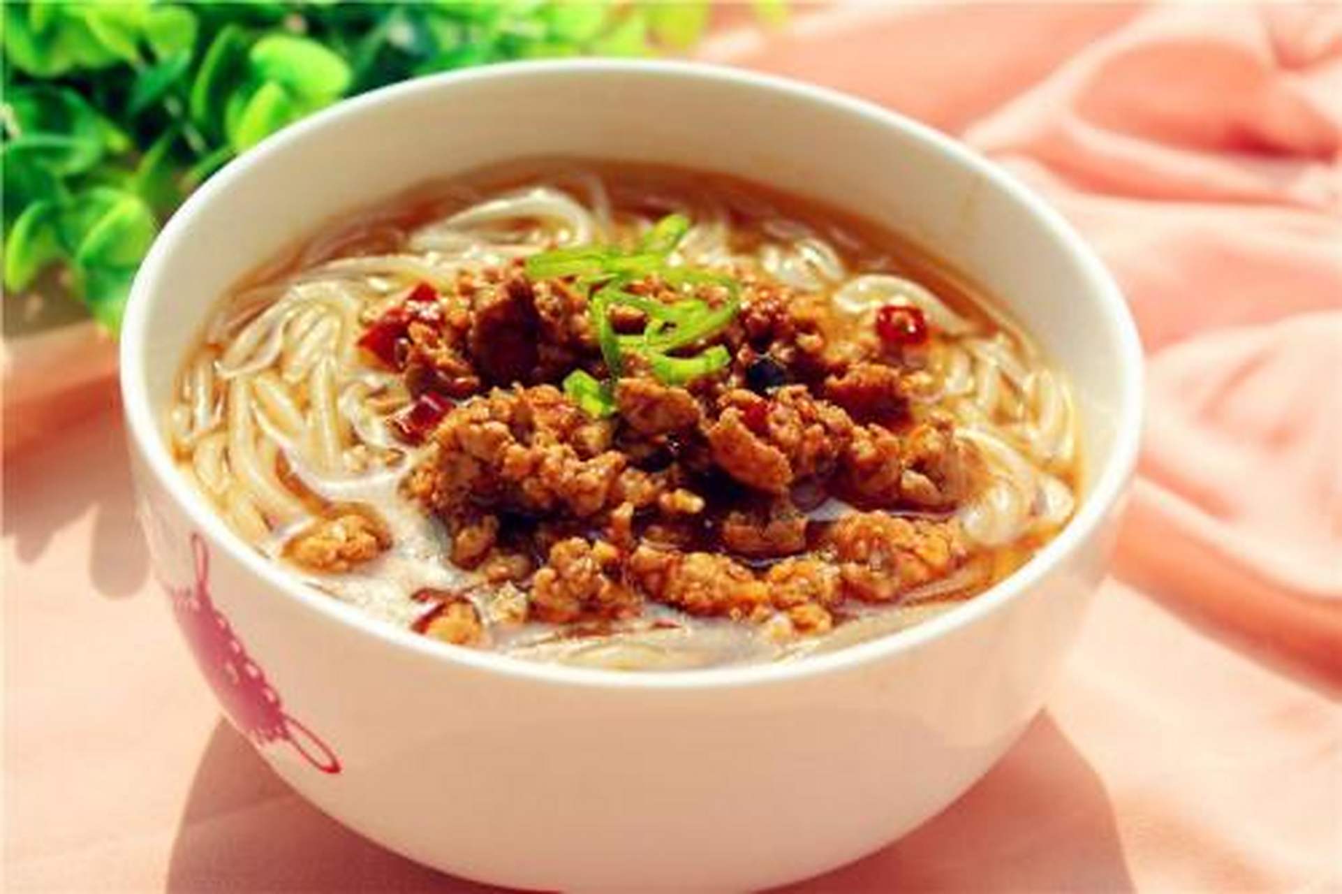 城市身边事#【桂林美食】尼姑素面与桂林米粉堪称姐妹小吃,是广西