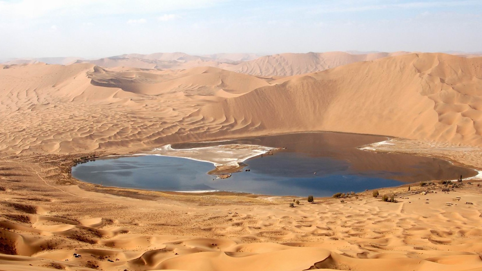 神秘的塔克拉玛干沙漠