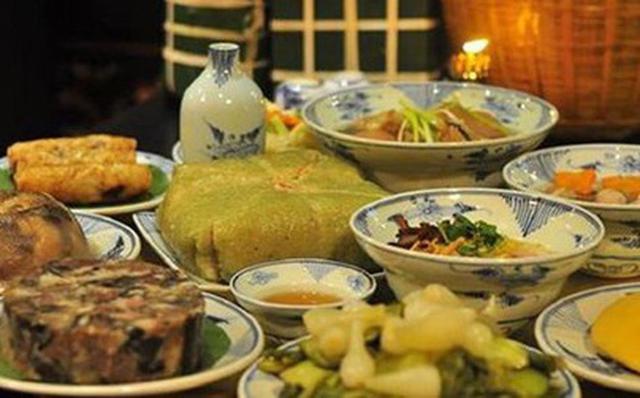 越南人年夜饭吃什么,他们不吃饺子吃粽子,鸡肉春卷必备