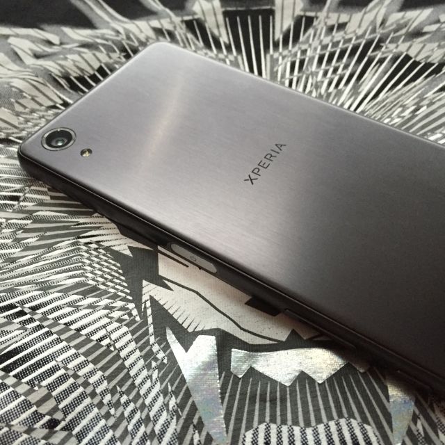 这手机国内买不到,sony索尼xp港行双卡f8132,开箱评测