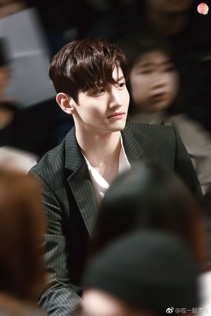 sm家族小鹿长相艺人:允儿10年不变清纯,昌珉珉豪罗渽民3大男神