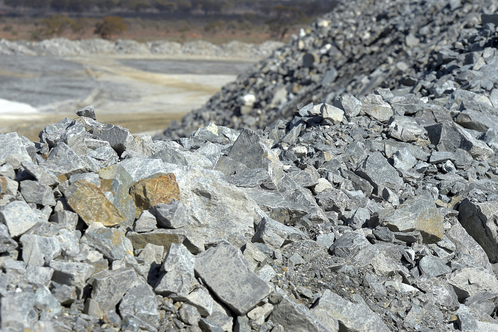 进口镍矿石清关?