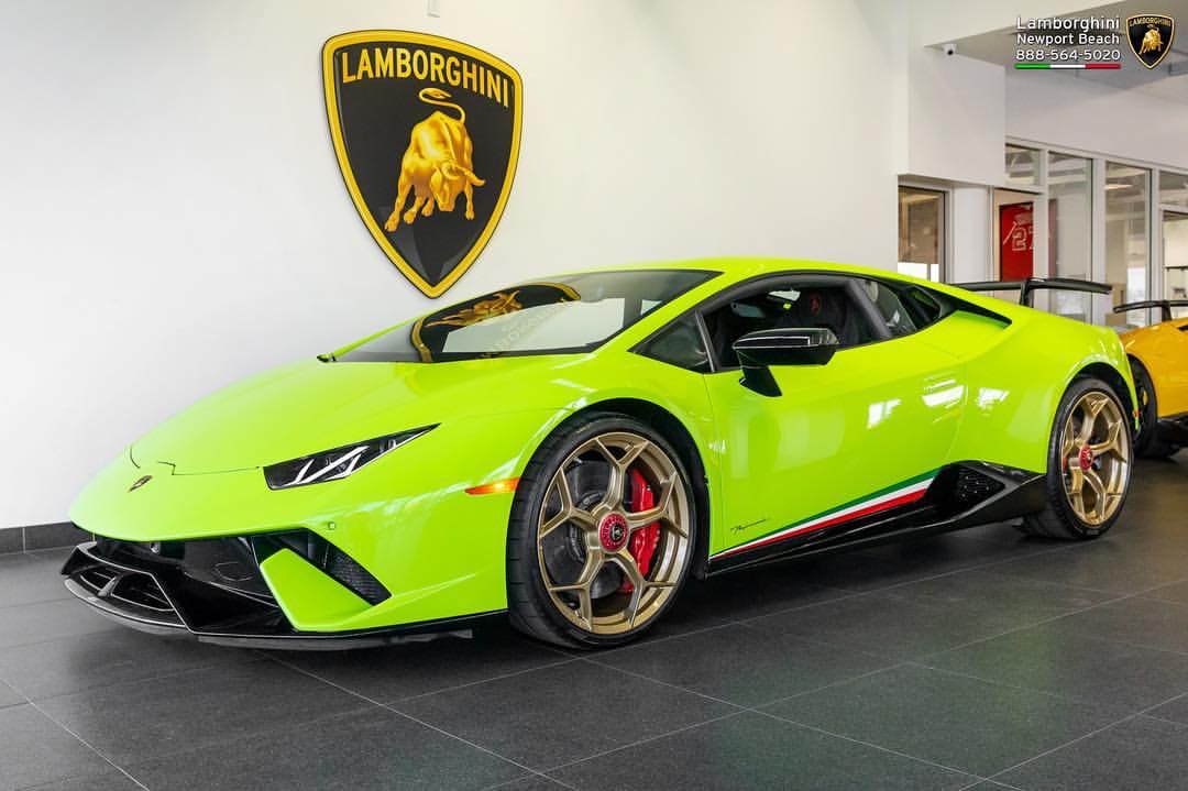 荧光绿的小牛,兰博基尼 huracan performante