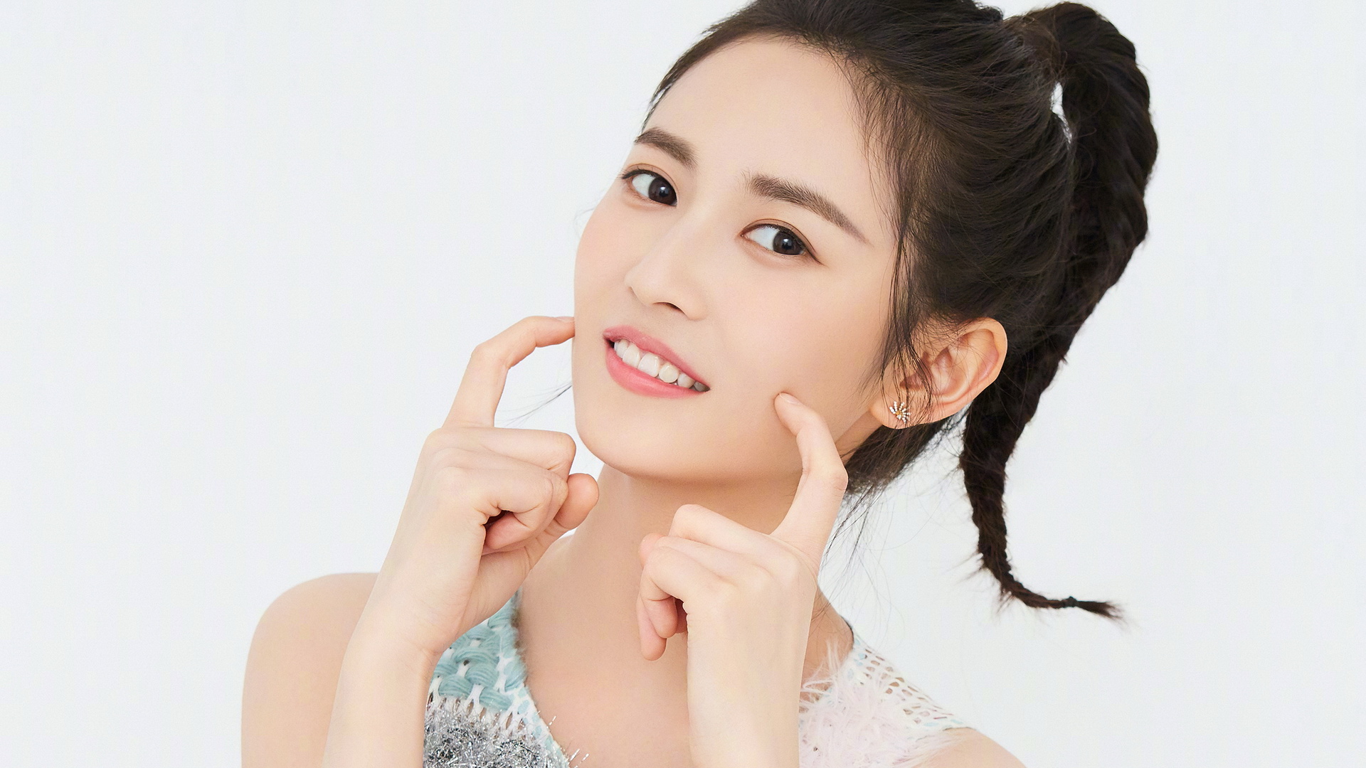 俏皮可爱多变陈钰琪