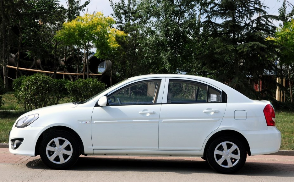 雅绅特新颖的设计,回头率相当的高,很有安全感!