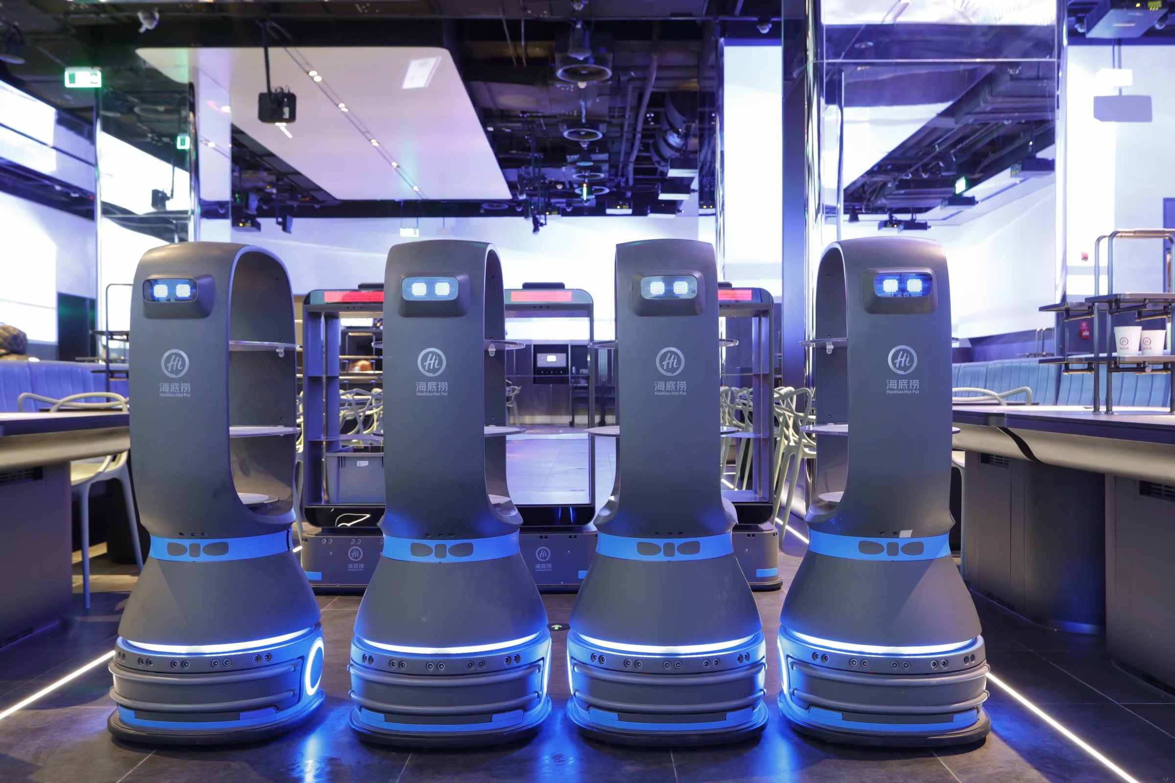 海底捞&擎朗智能,餐饮"巨鳄"携手ai界新锐,开创服务业新模式