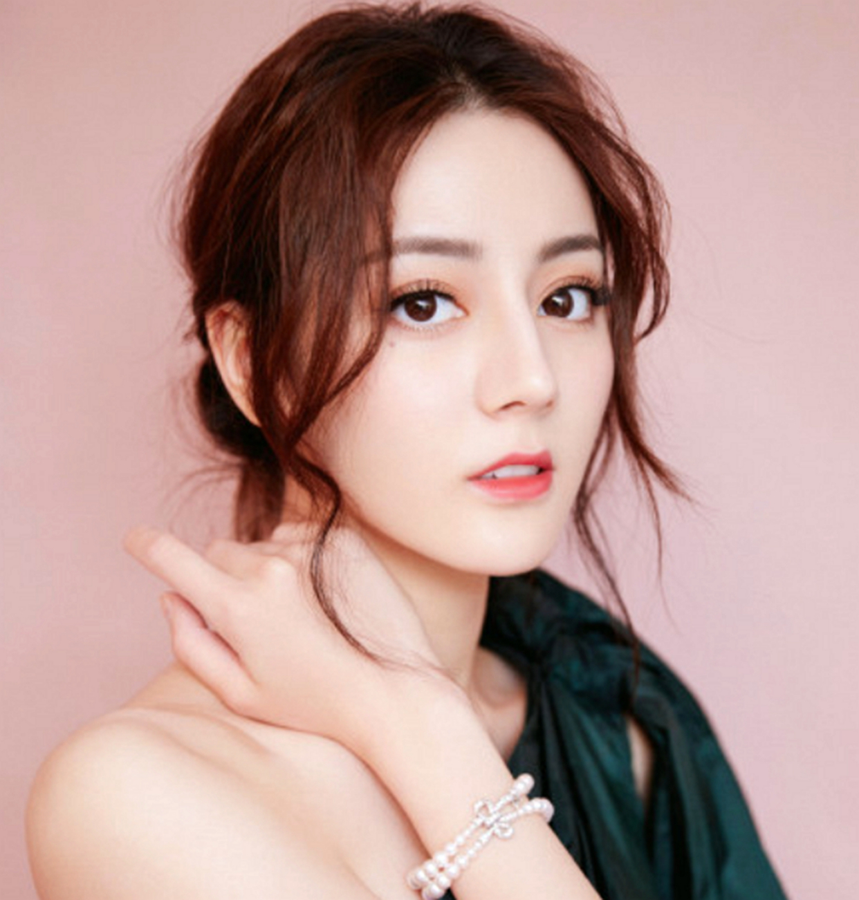 艺人网络影响力top10名单出炉,肖战再次夺冠,杨紫孙俪勉强入围