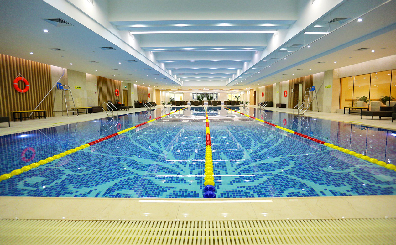 会所内游泳健身设施