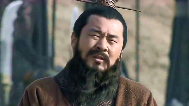 刁钻曹操对吕布好一顿奉承,英勇吕布一脸骄傲:那是,那是,影视,历史,好看视频
