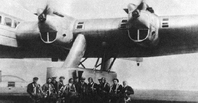 毁灭者k7:前苏联1930年研发飞行堡垒,到处是发动机和螺旋桨!