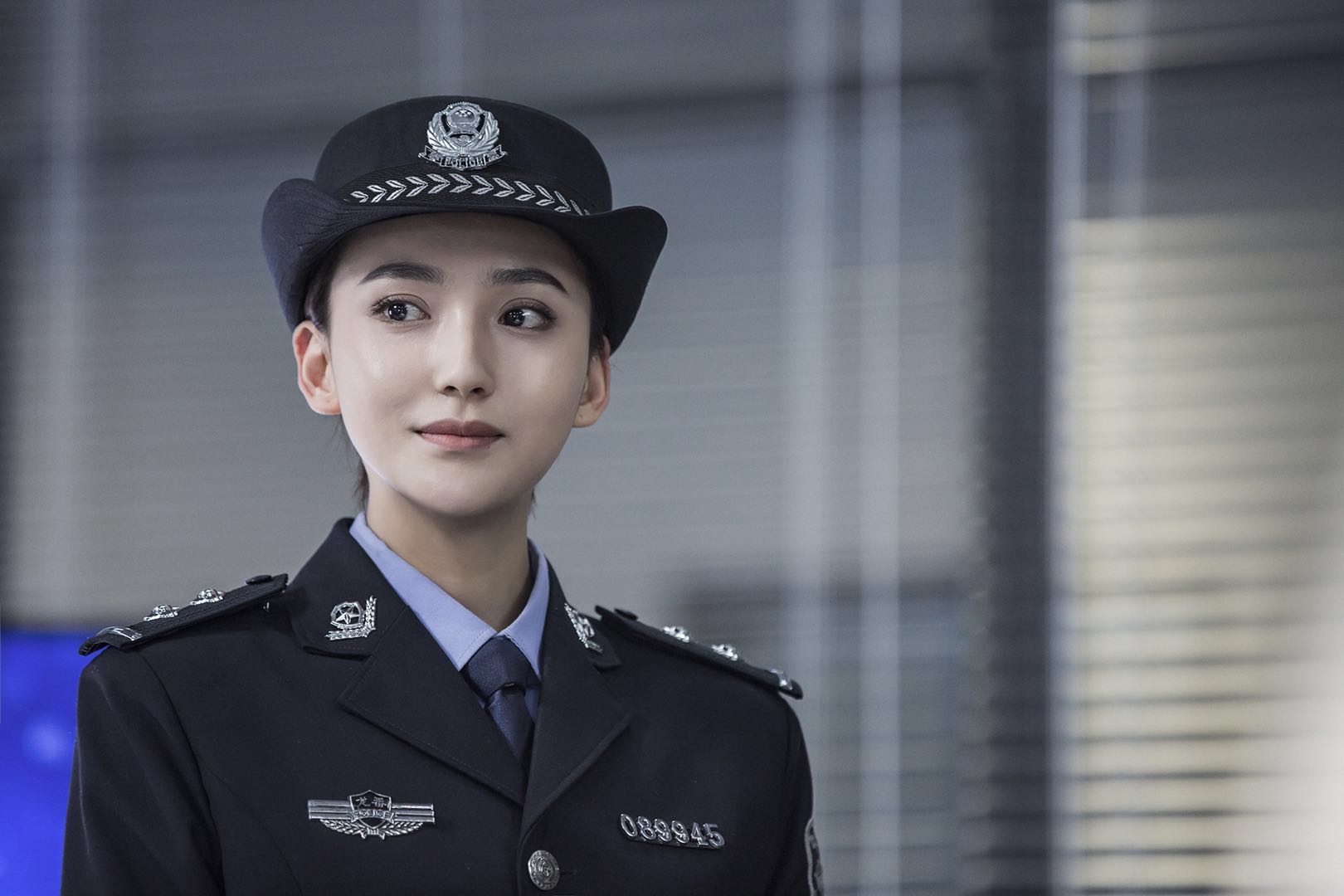 《法医秦明之幸存者》热播 艾晓琪经超感情升温