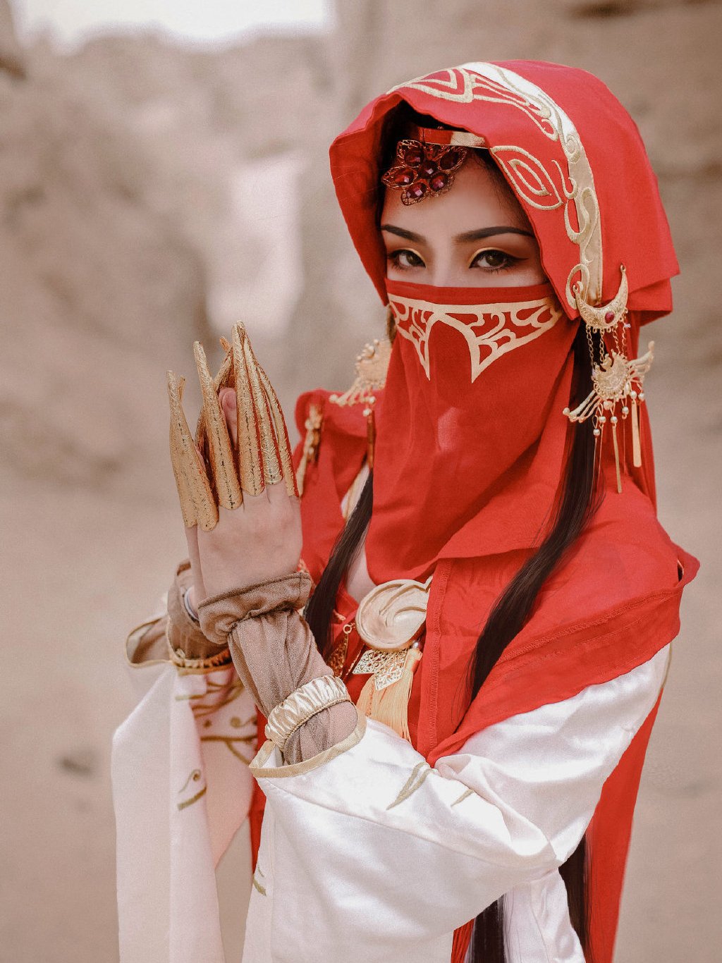 剑网三明教cos:日月同辉出乱世,光明圣火盼东归