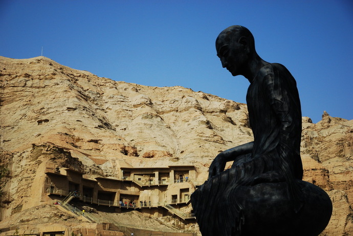 离红尘最近的高僧:与11名女子破戒,最后却还是成为千古一僧!