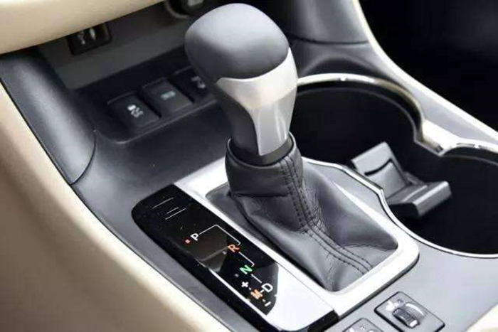 开自动挡有多少人用过m档?老司机:功能很强大,可惜被当成摆设