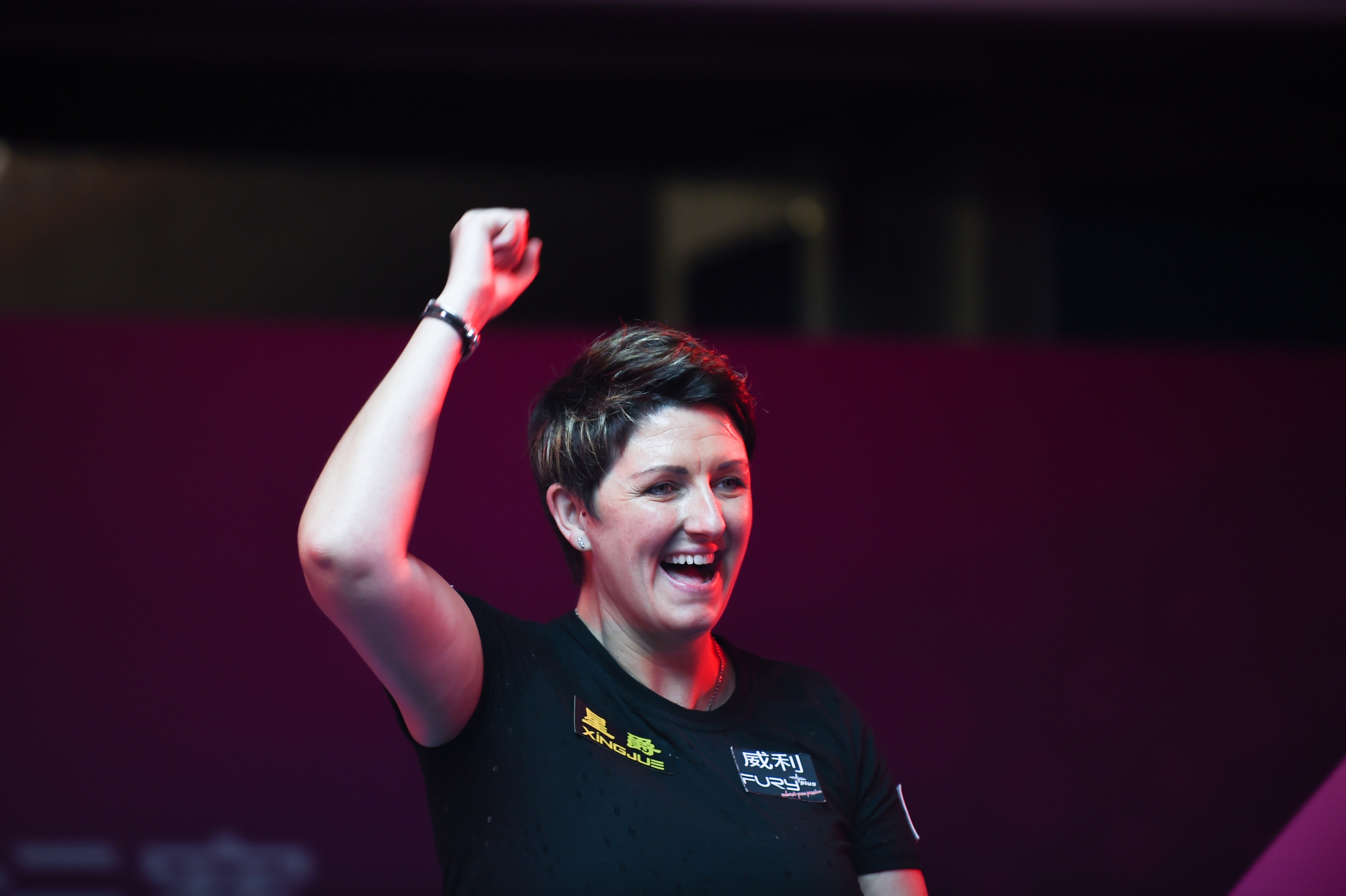 台球——世界女子9球锦标赛:英国选手凯莉·费雪夺冠