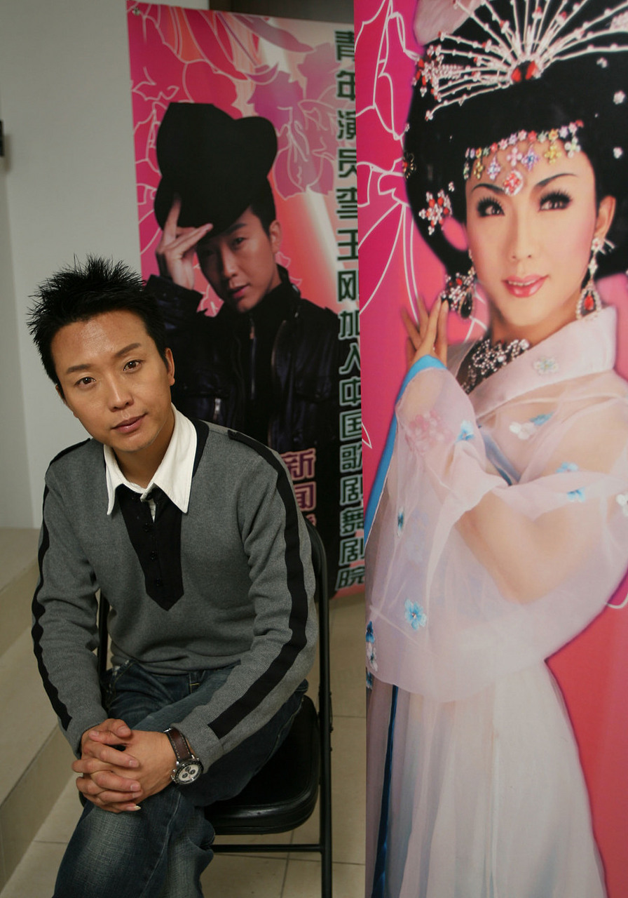 李玉刚回应"跳河自尽"标题党. 有些自媒体为了流量,脸都不要了.